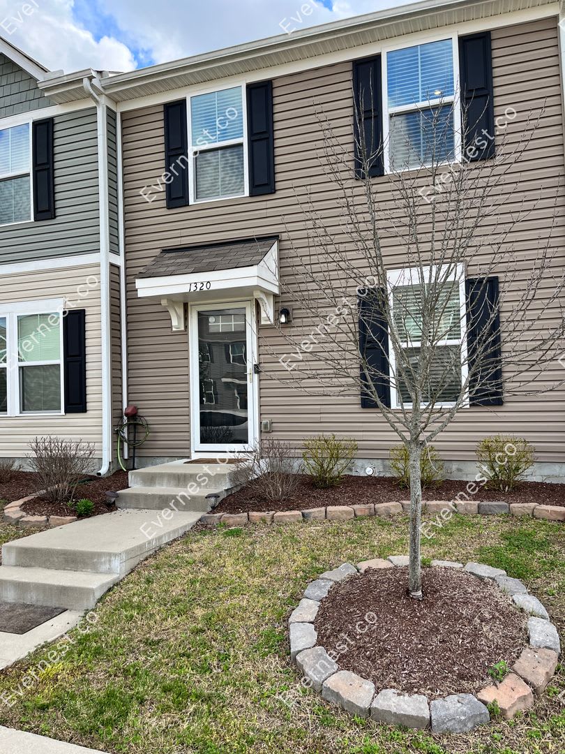 3 Bed & 2 Bath Townhouse in Nashville – photo 2
