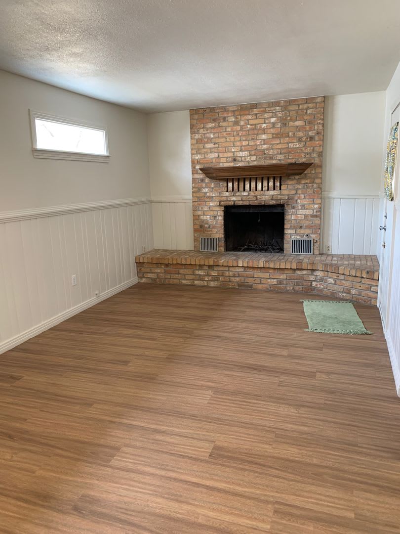 Available Now! 3/2 in central Lubbock! – photo 3