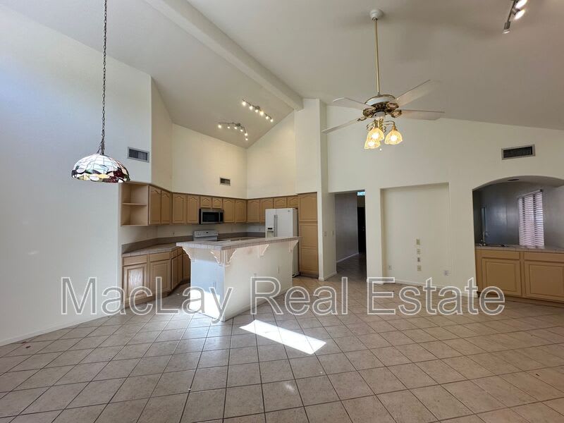 1667 S Sycamore Place – photo 3