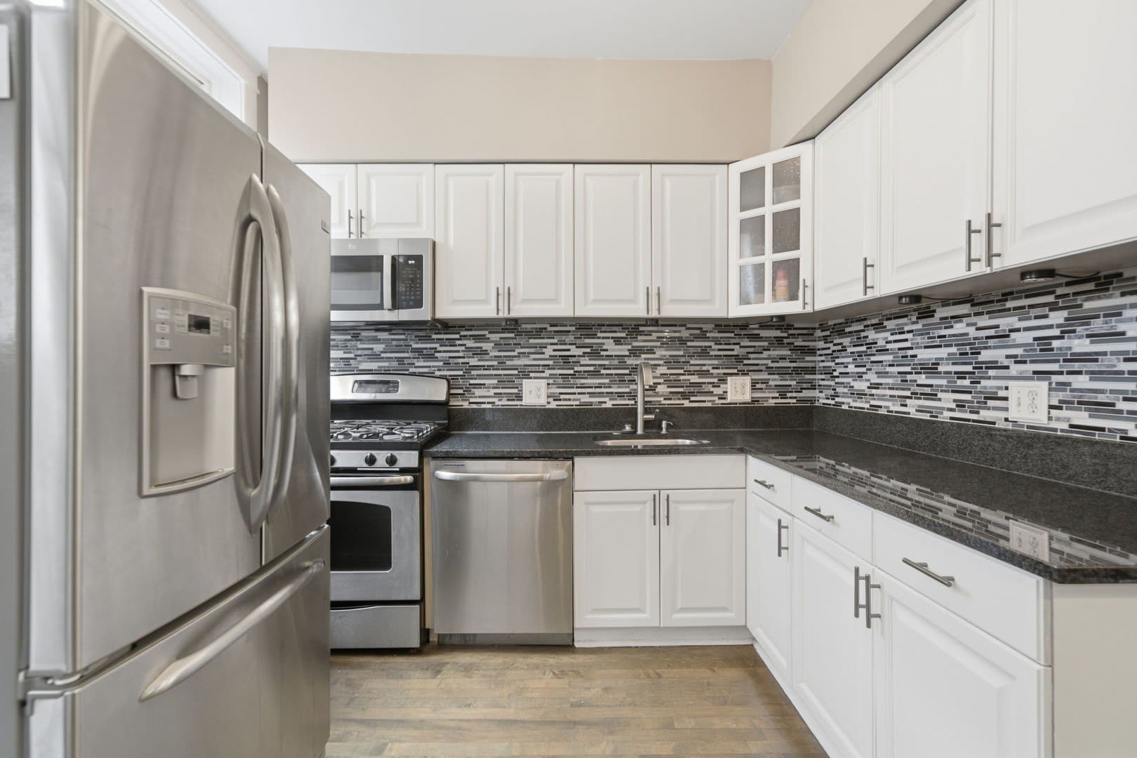 727 W BUCKINGHAM Place – photo 2