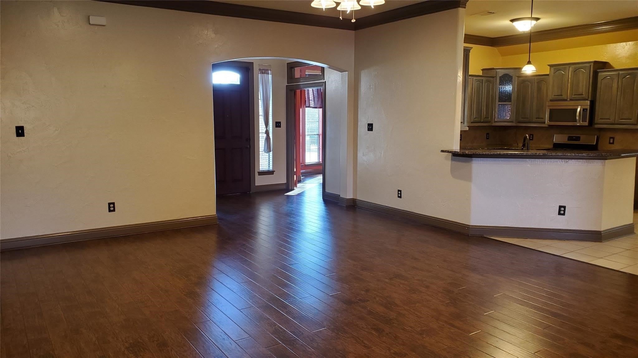 1621 Colonial Drive – photo 4