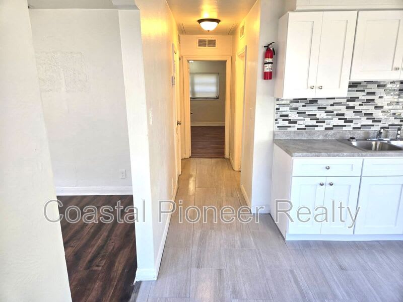 3405 E 21st Ave – photo 5