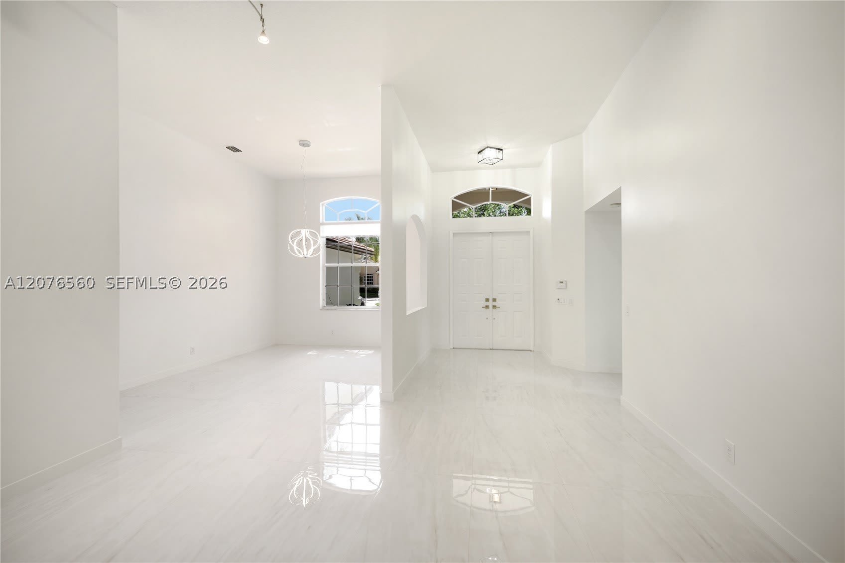 2527 Jardin Dr – photo 5