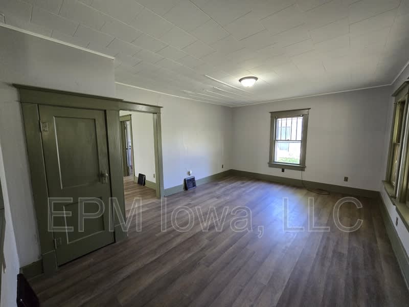 1125 Ackermant Street – photo 2