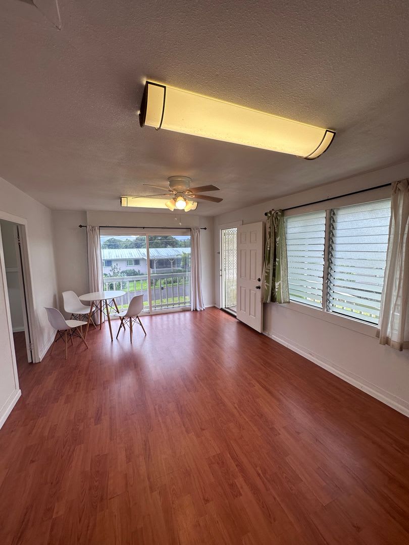 CLOSE TO TOWN WITH OCEAN VIEWS! – photo 5