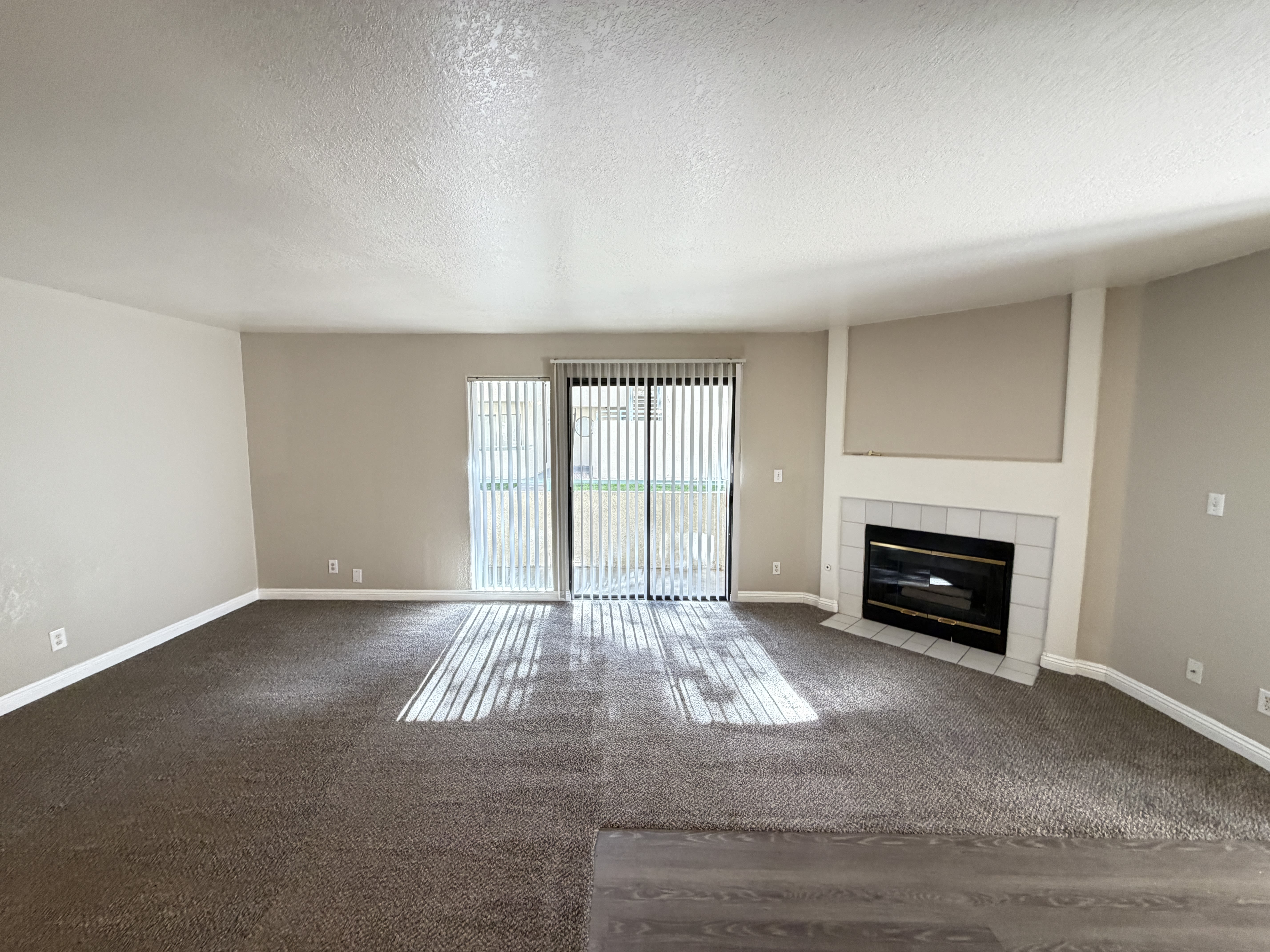 960 N Sloan Ln Apt 104 – photo 5