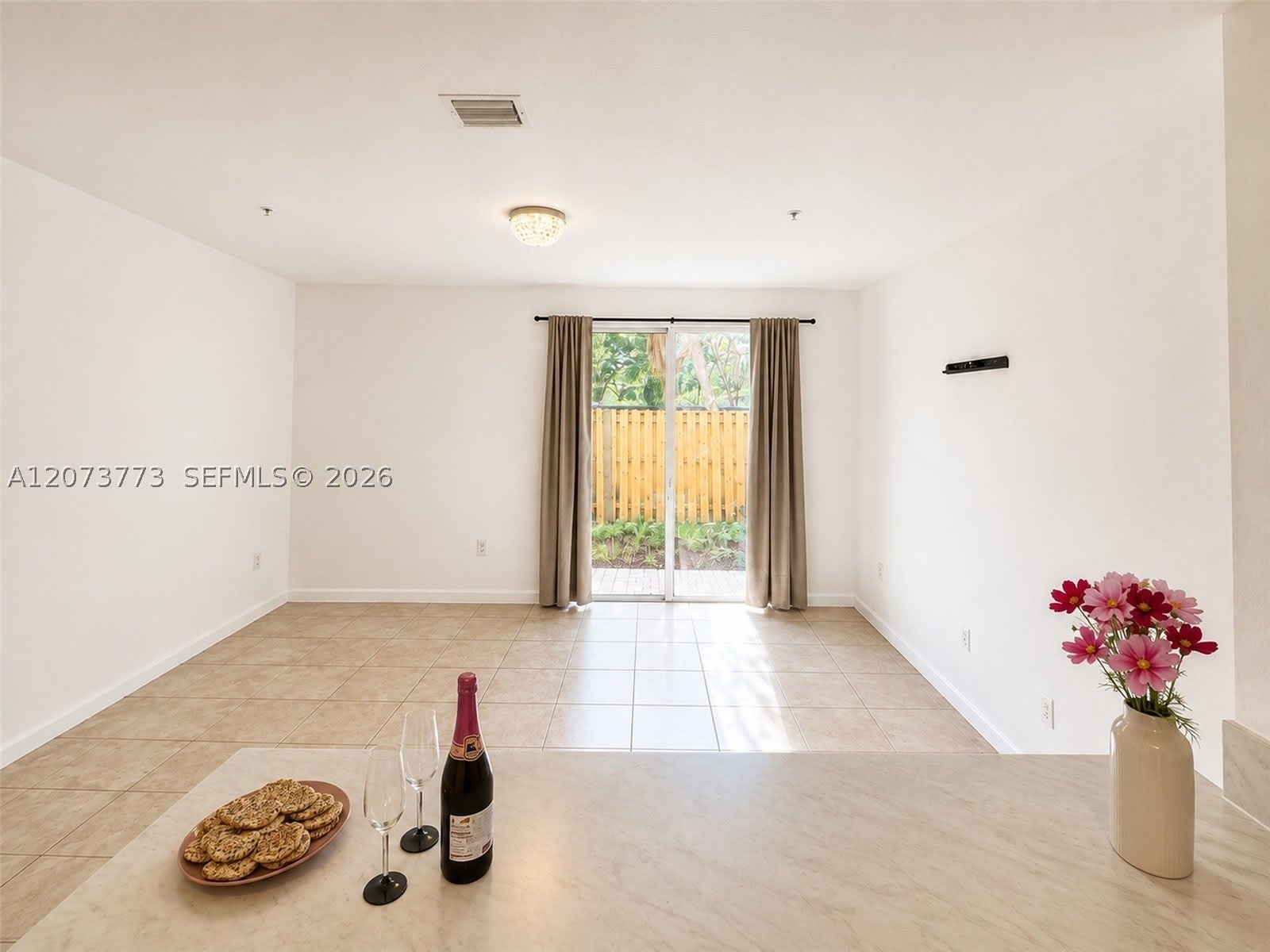 142 SE 28th Ter – photo 3