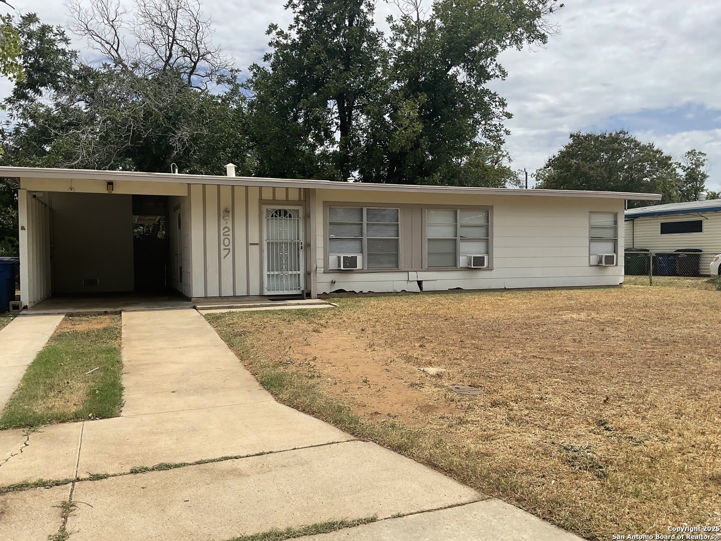 207 Pinehurst – photo 1