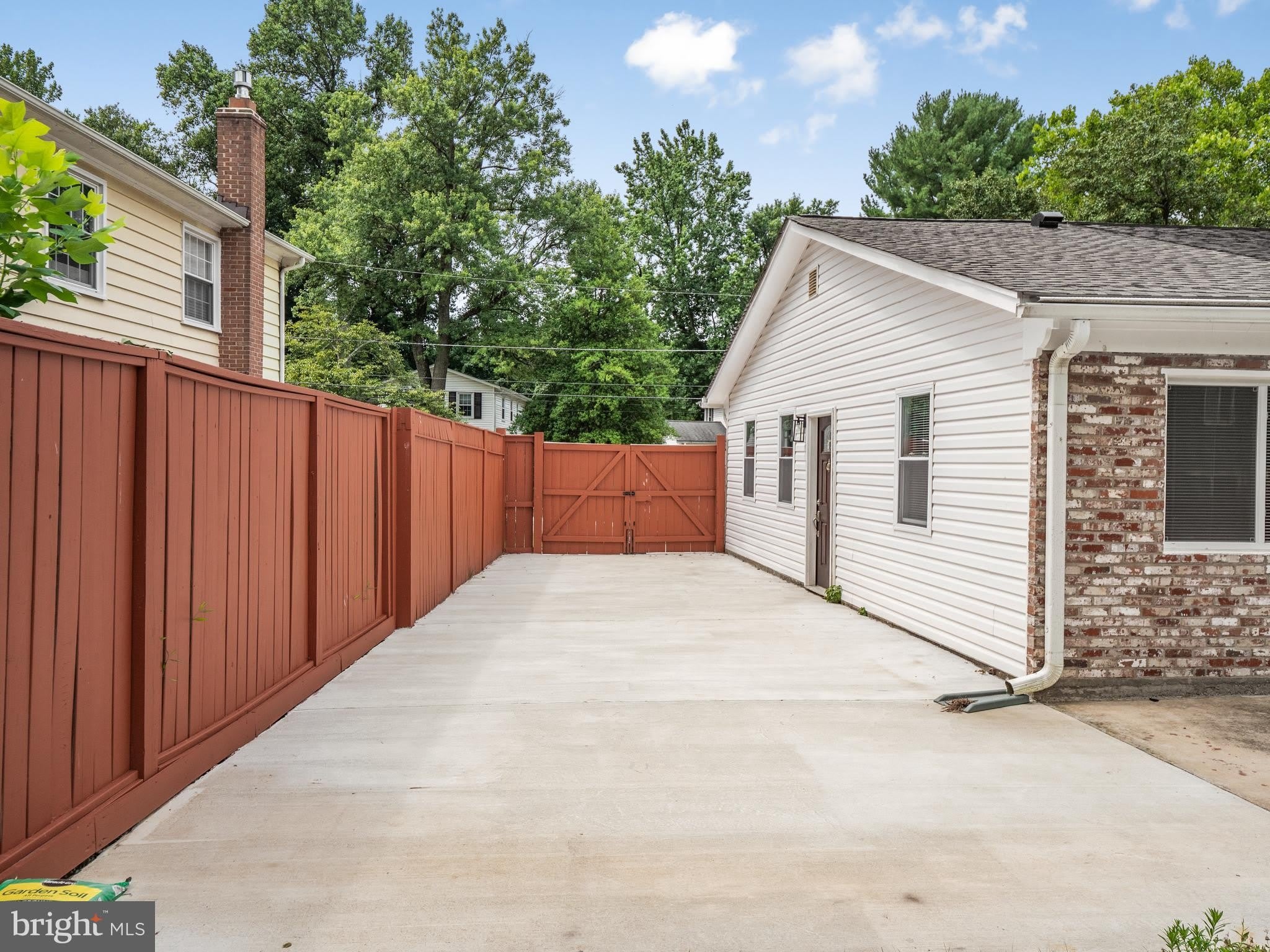 14204 WOODCREST Drive – photo 4