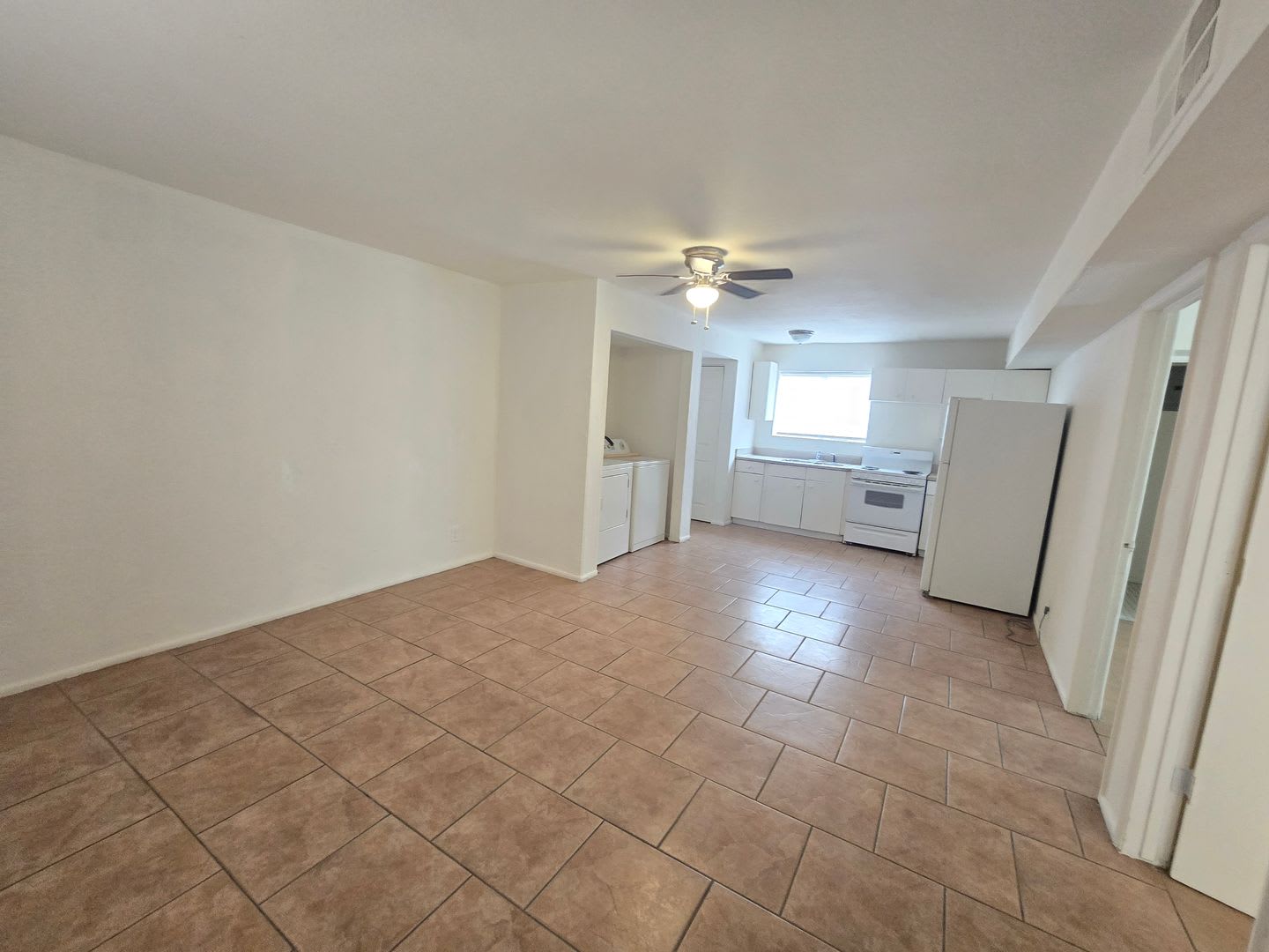 2 bed 1.5 bath UTILITES INCLUDED – photo 5