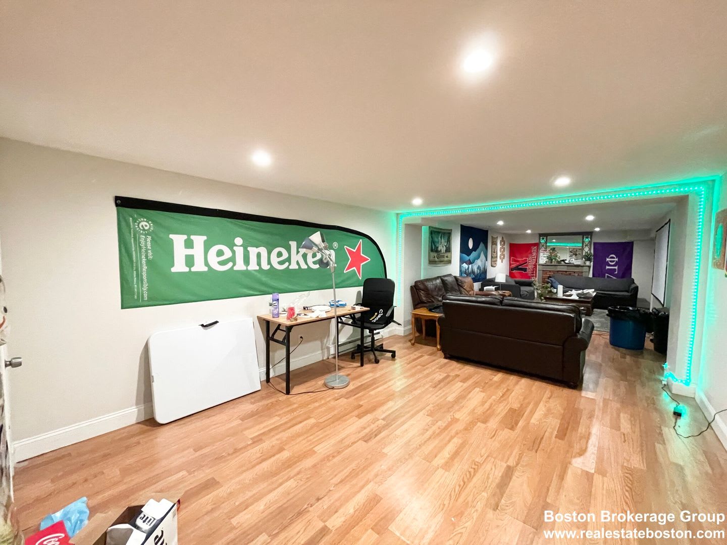 Perfect apartment for Social Students near NEU! Spacious, Yard, Parking & more! – photo 3