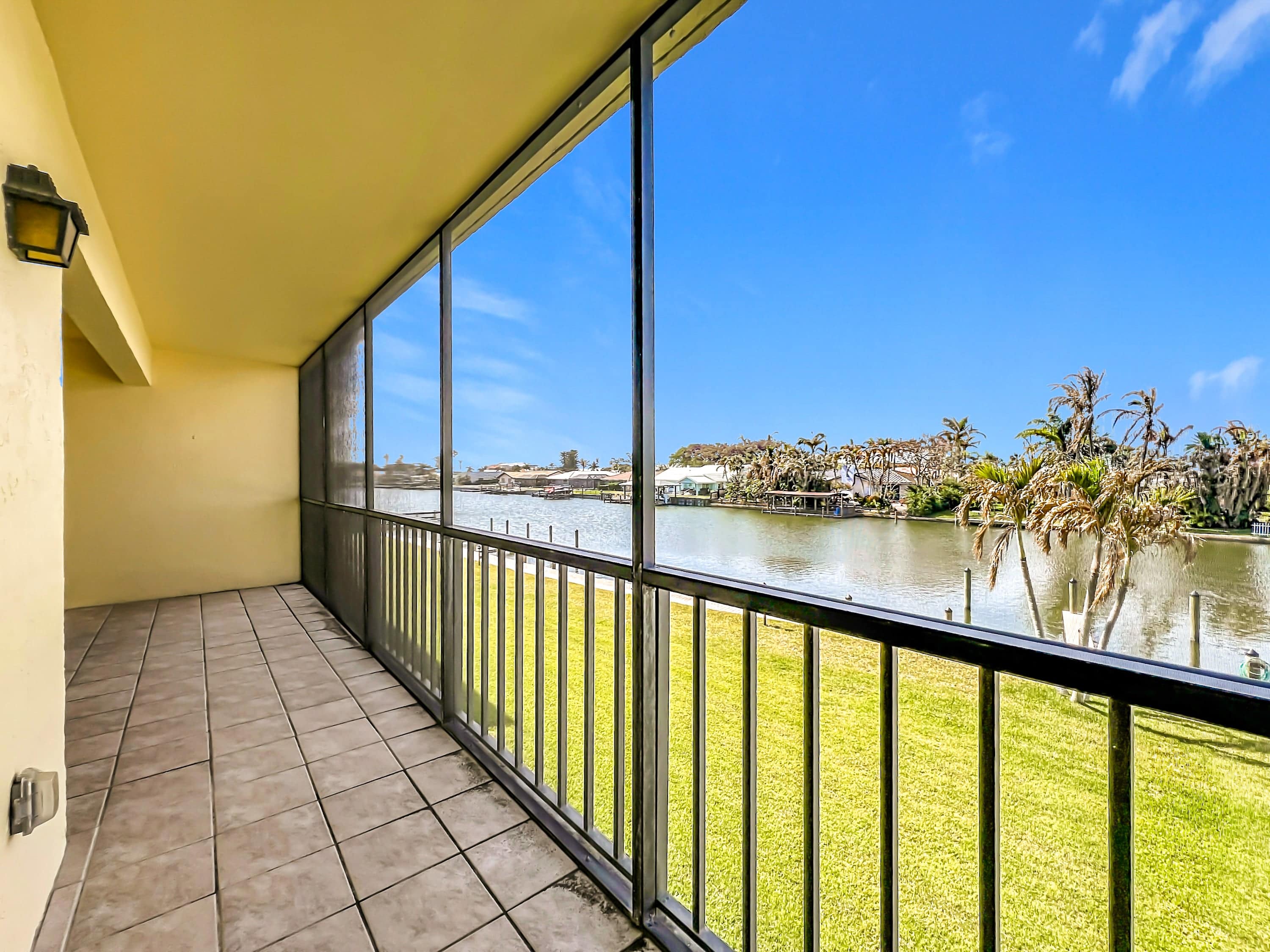 300 South Banana River Boulevard – photo 1