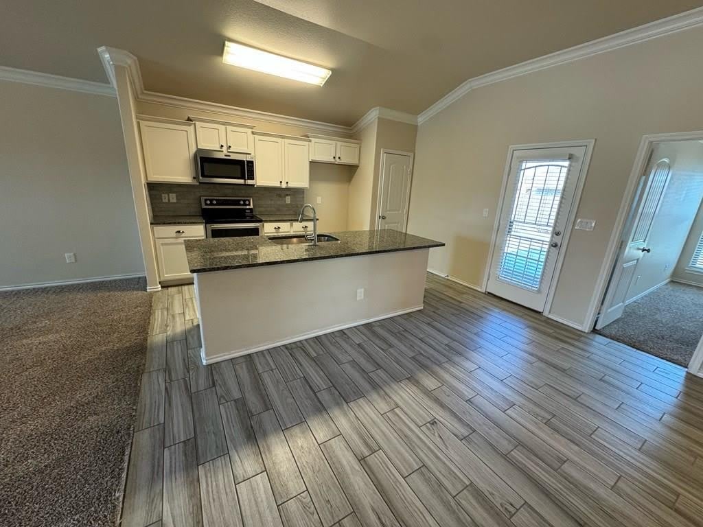 903 Yancy – photo 2