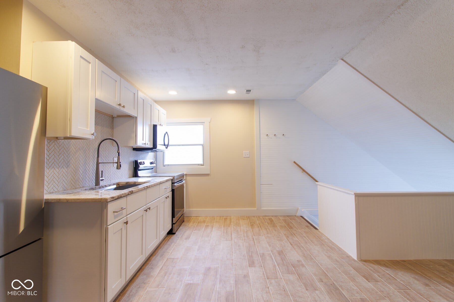 434 1/2 E New York Street – photo 2