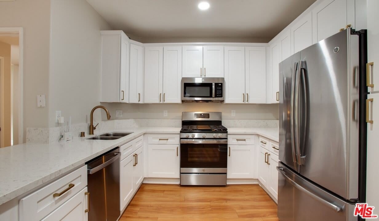 344 S Hauser Blvd – photo 2