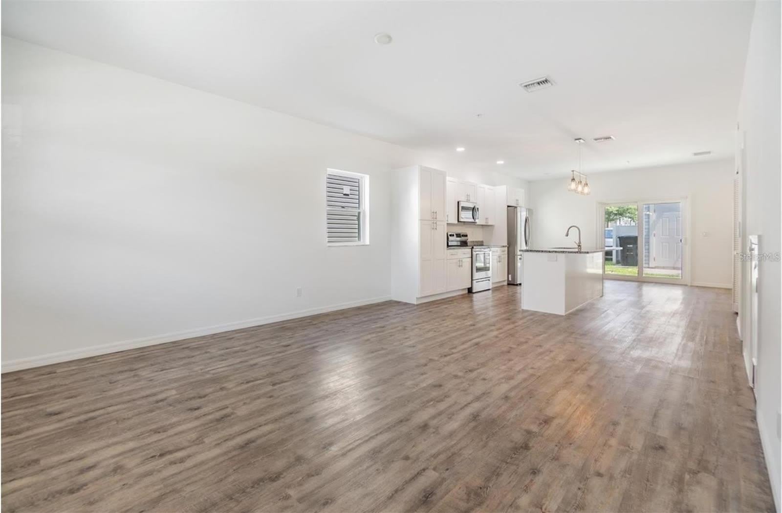 1264 PIERCE Street – photo 3