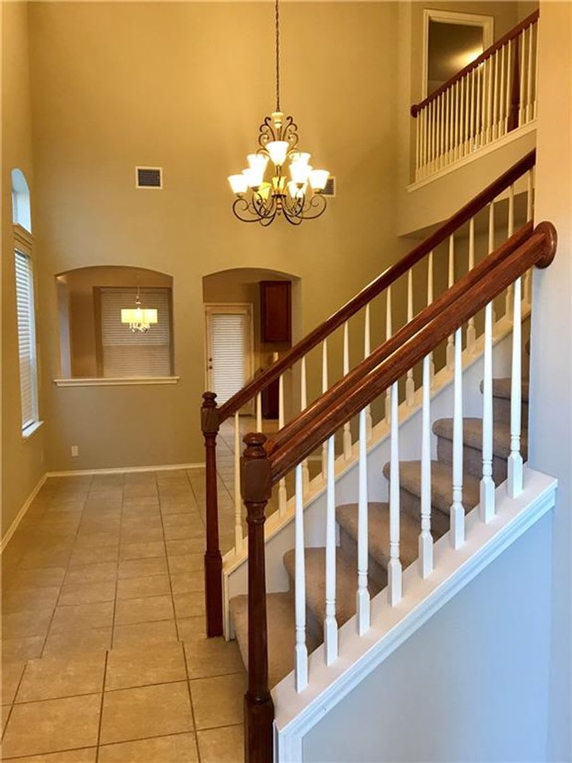 Wonderful 2 Story Home in Parmer Village – photo 3