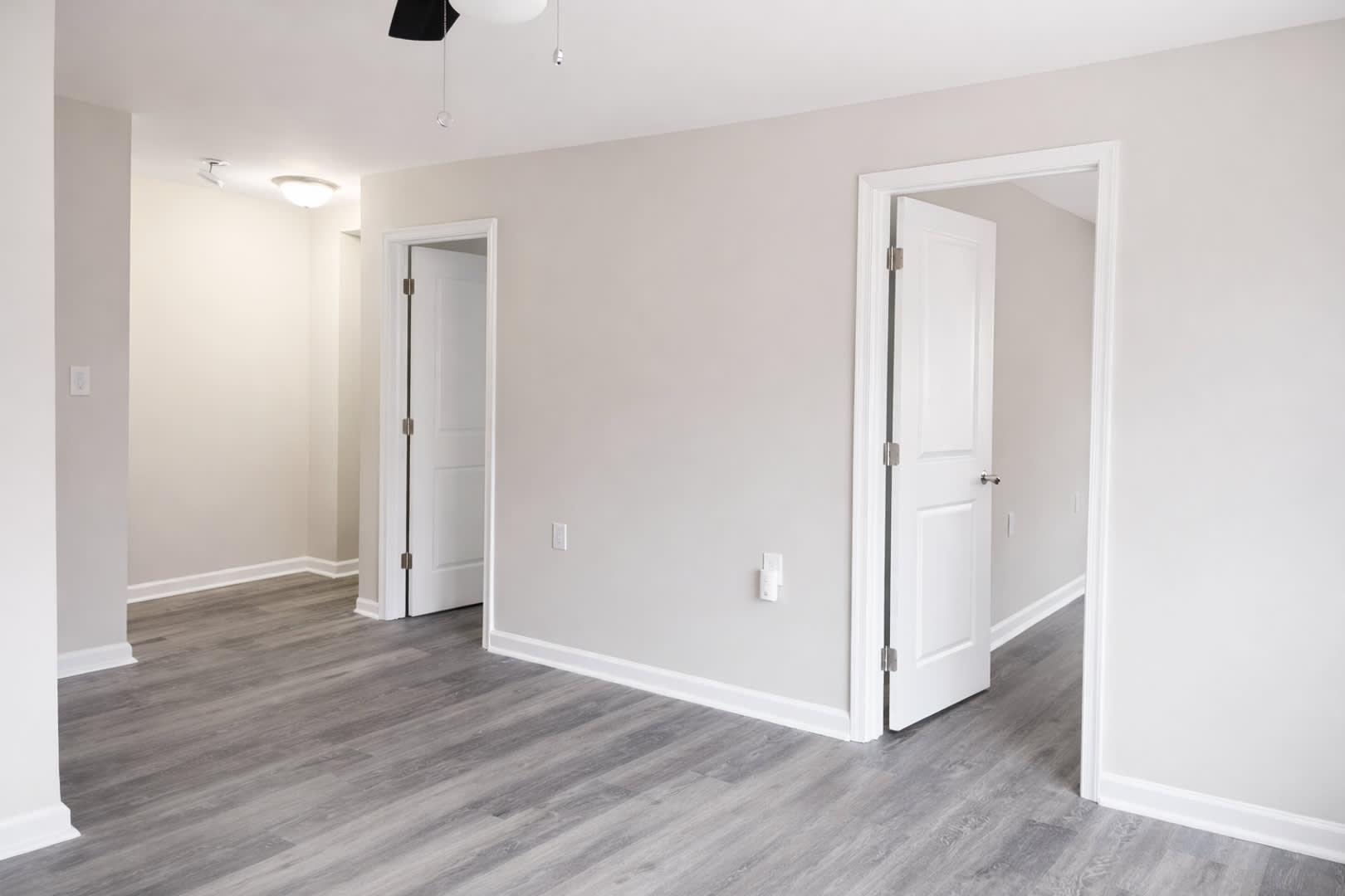 2026 Move-In Special – $500 LEASE SIGNING BONUS!! Affordable 2-Bedroom Apartment in Southwest DC!! – photo 4
