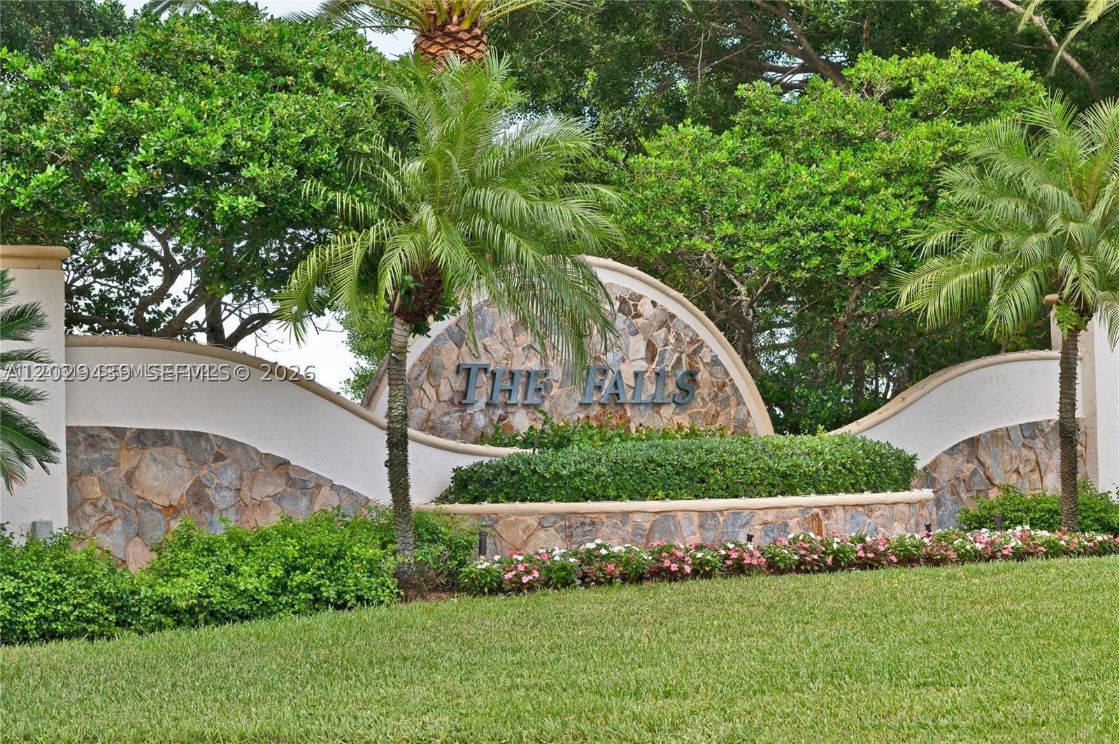 889 Sand Creek Cir – photo 2
