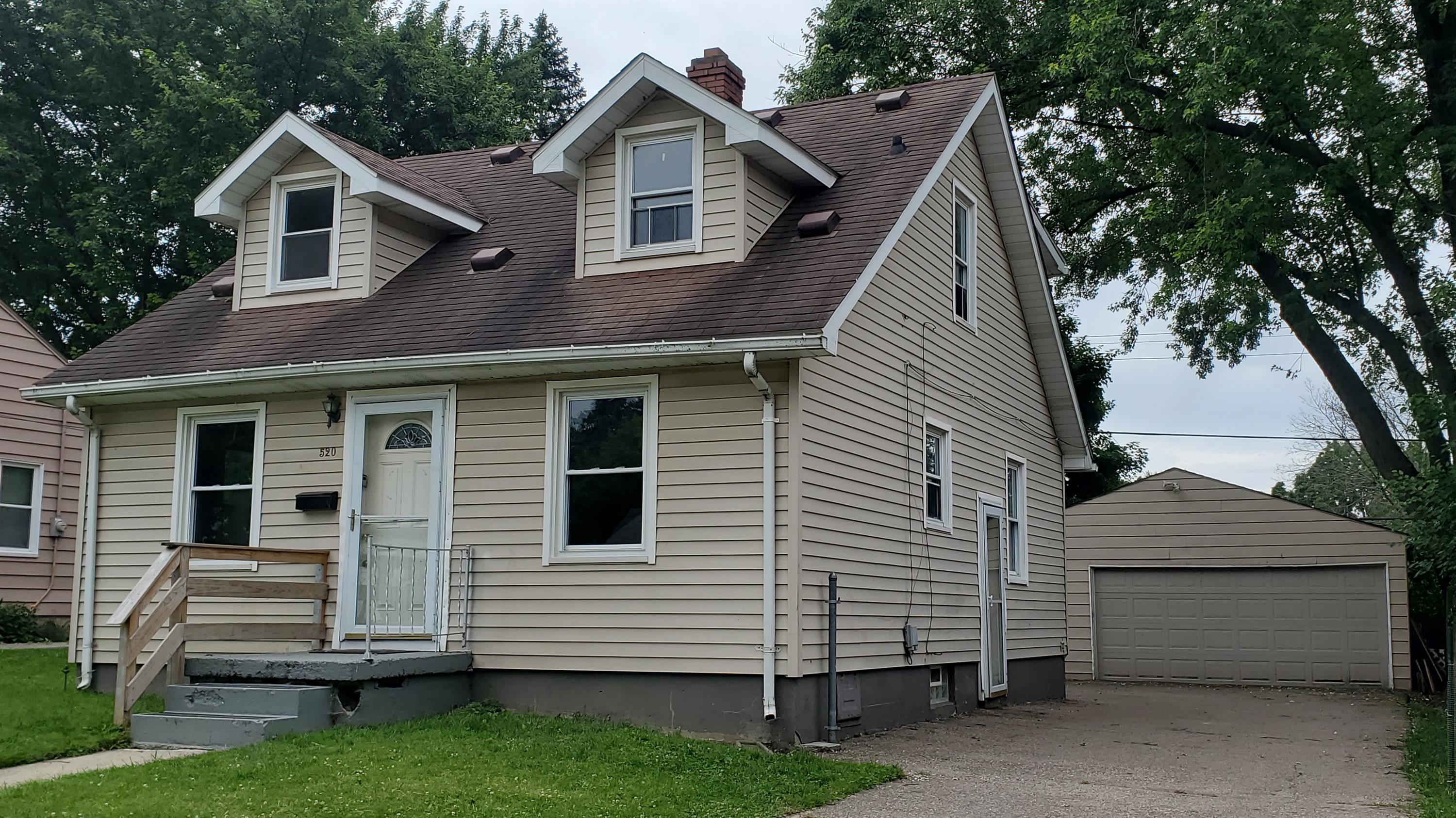 520 Burroughs – photo 1