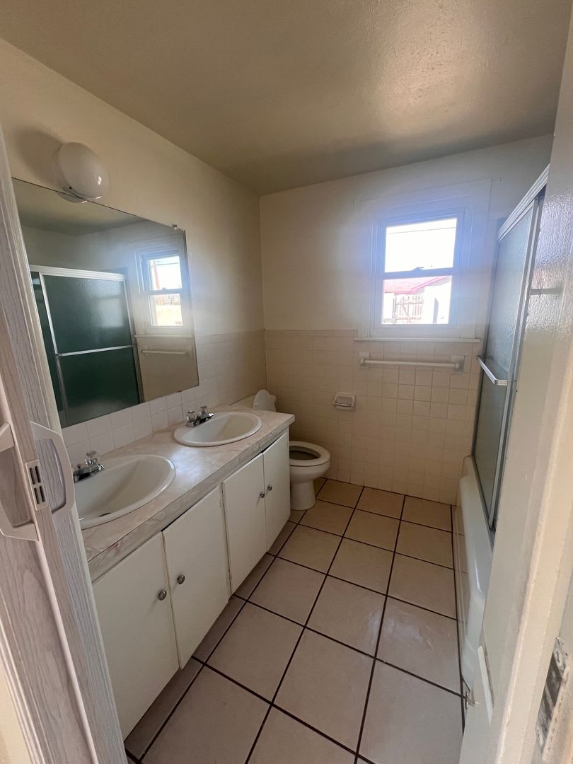 Large Family Home! – photo 2