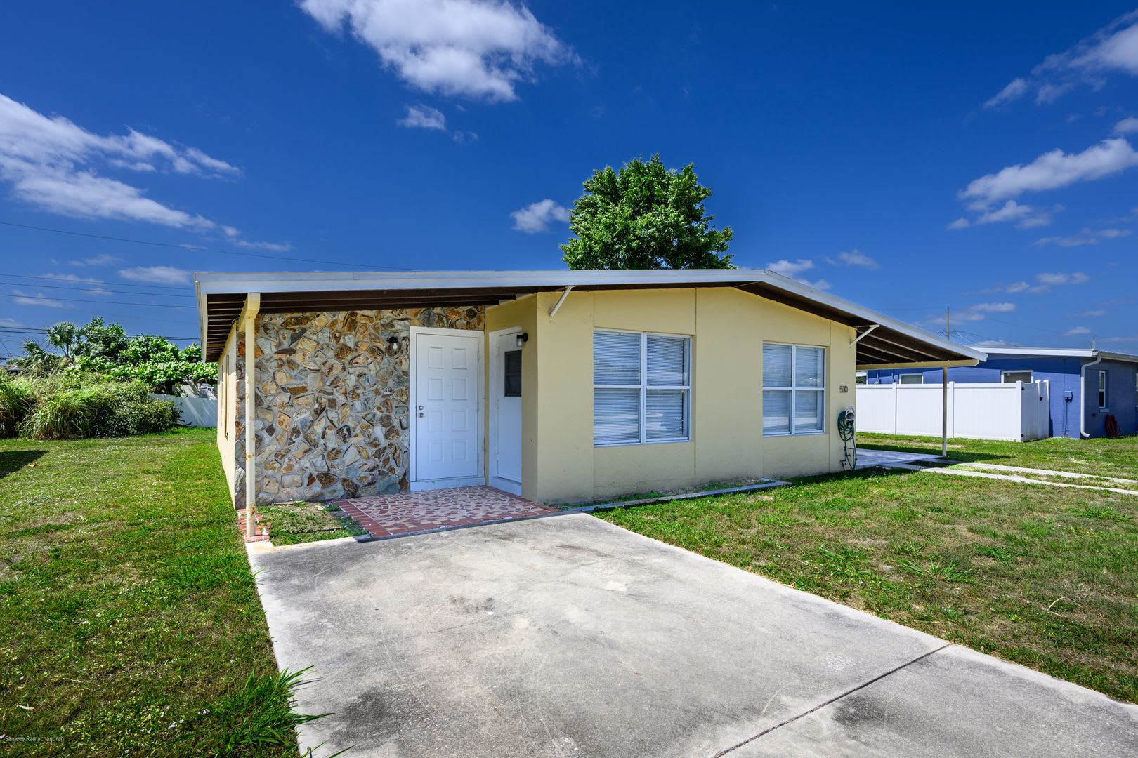 CENTRAL LOCATION IN PORT CHARLOTTE – photo 1