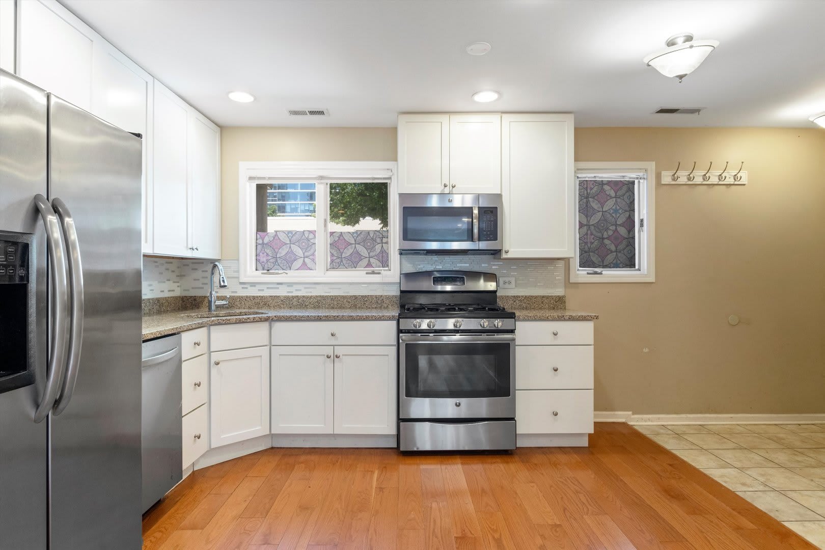 1069 S Park Terrace – photo 4