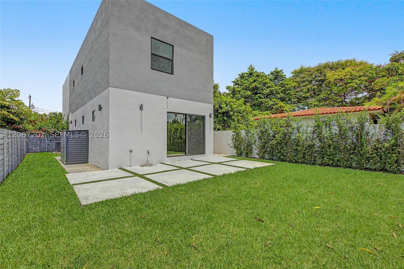 2320 SW 14th St – photo 5