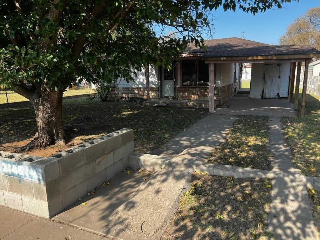 2105 N Tom Green Ave – photo 1