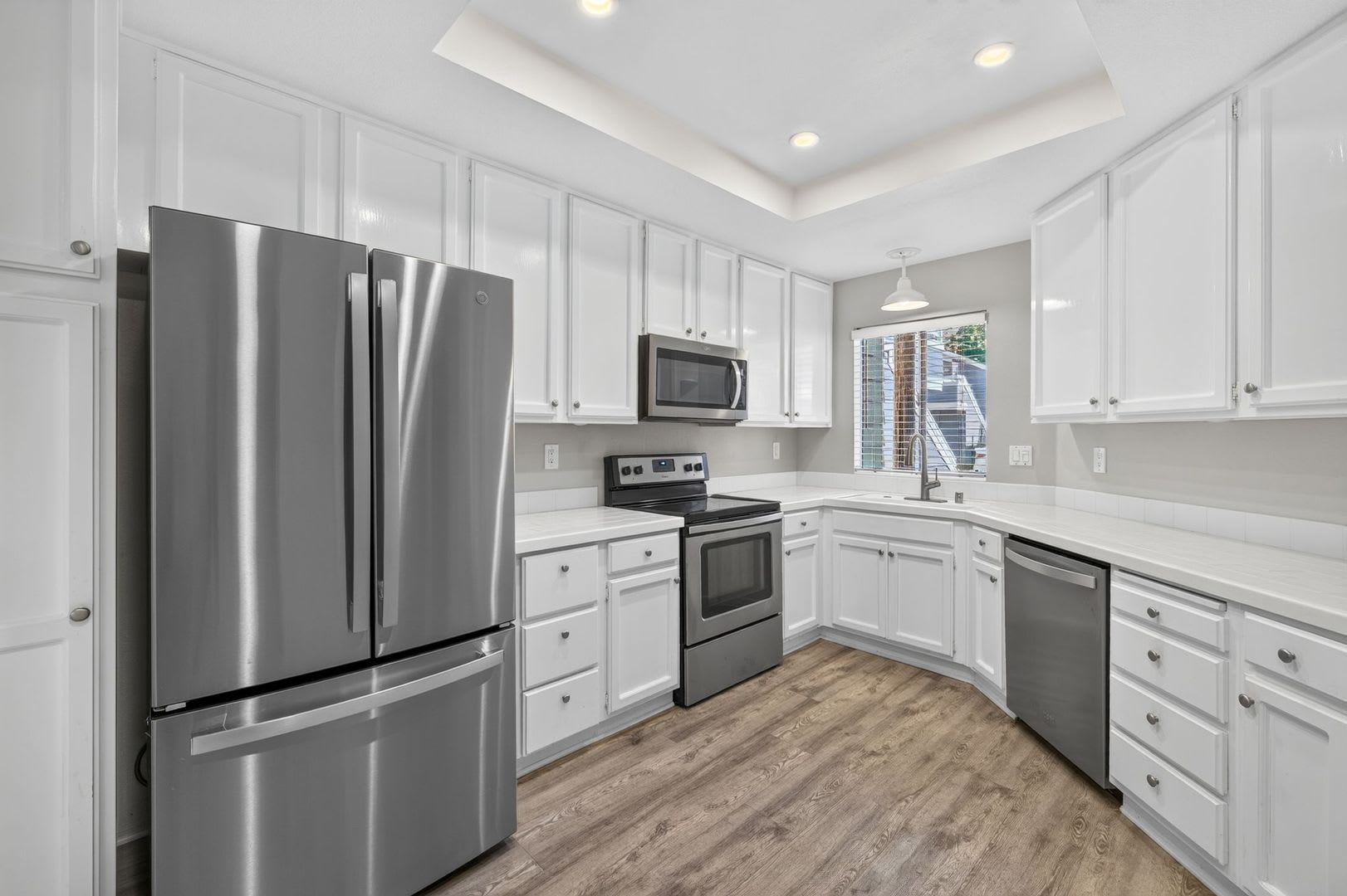 Bayridge 3 Bedroom Condo Available For Move In 8 15 26 – photo 2