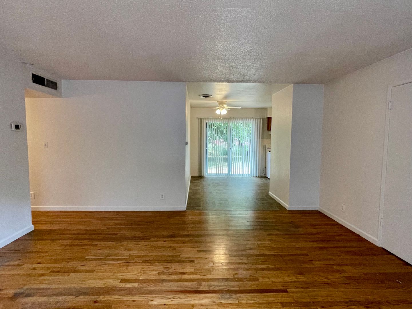 2 BED 1.5 BATH SINGLE DUPLEX – photo 4