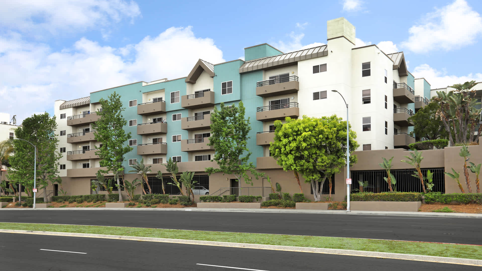 Park West – photo 2