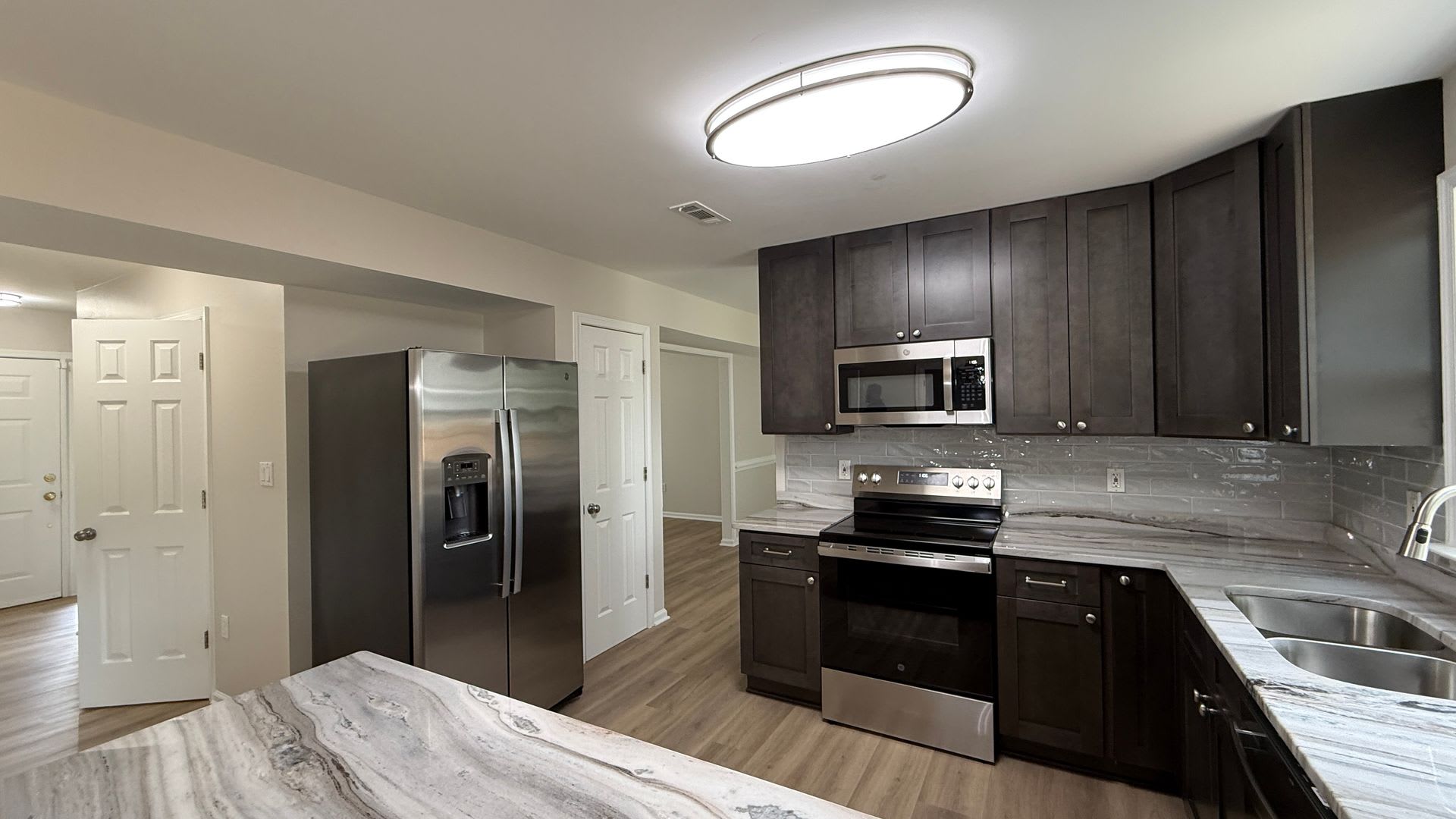Fully Renovated Colonial – photo 2