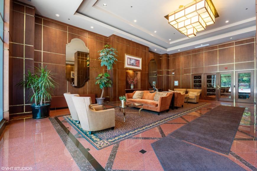 910 South Michigan Ave. – photo 2