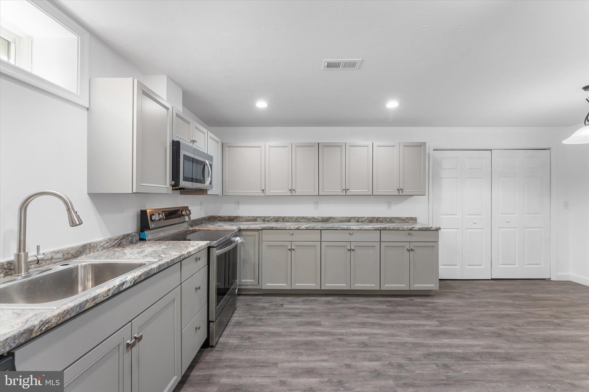 217 BRIDGEWATER DRIVE – photo 5