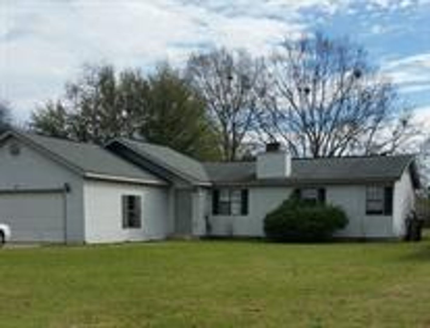 Coming Soon: Newly Renovated Cozy & Spacious 3 Bedroom Home with Garage and Private Backyard – photo 2