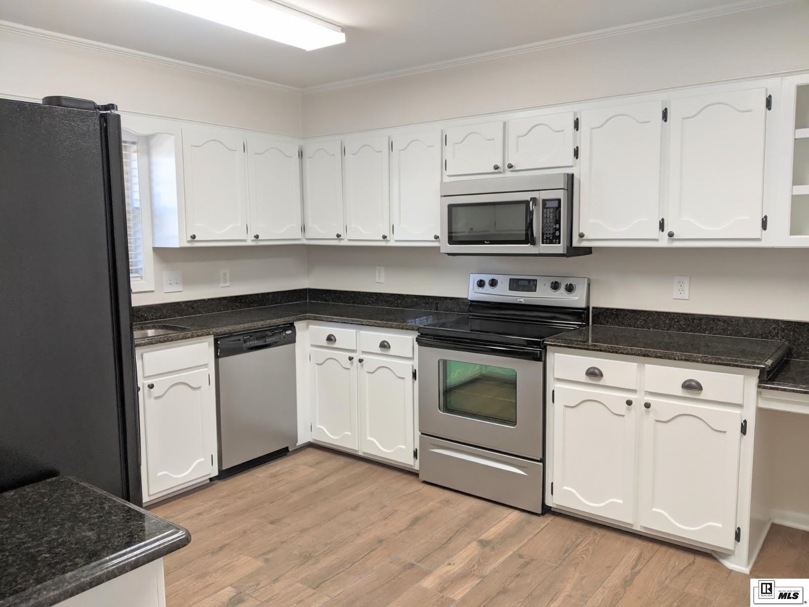 516 PINE HILLS DRIVE – photo 5