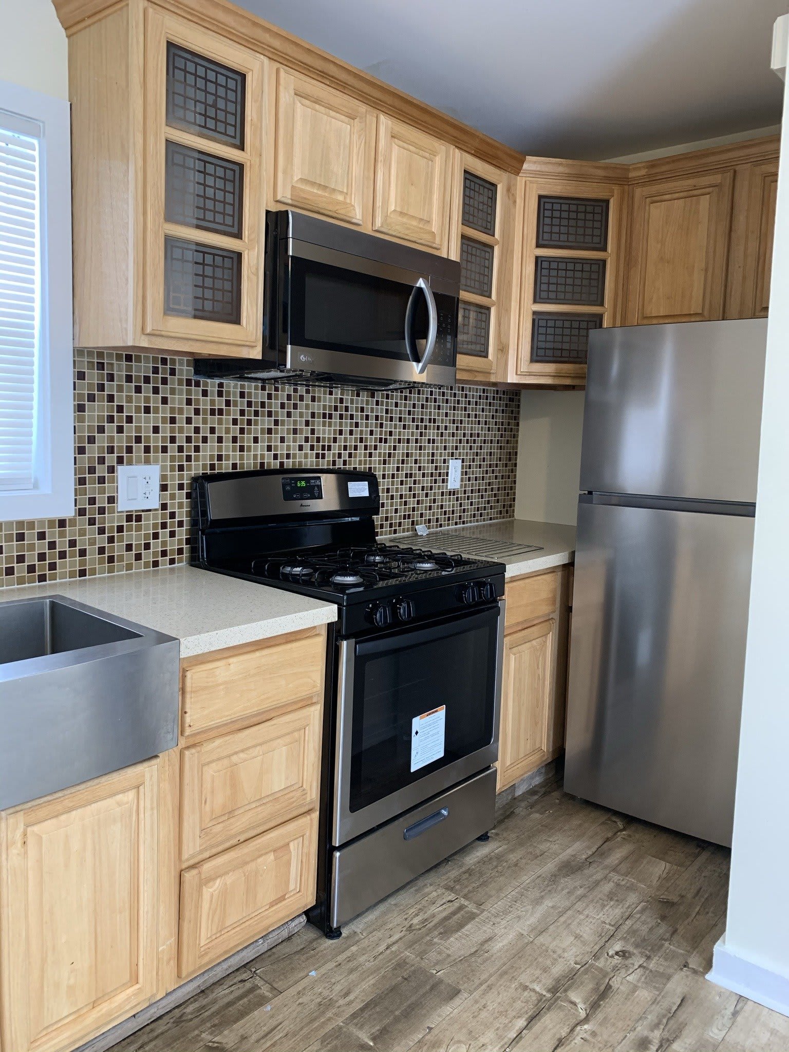 914 W 81st Street – photo 1
