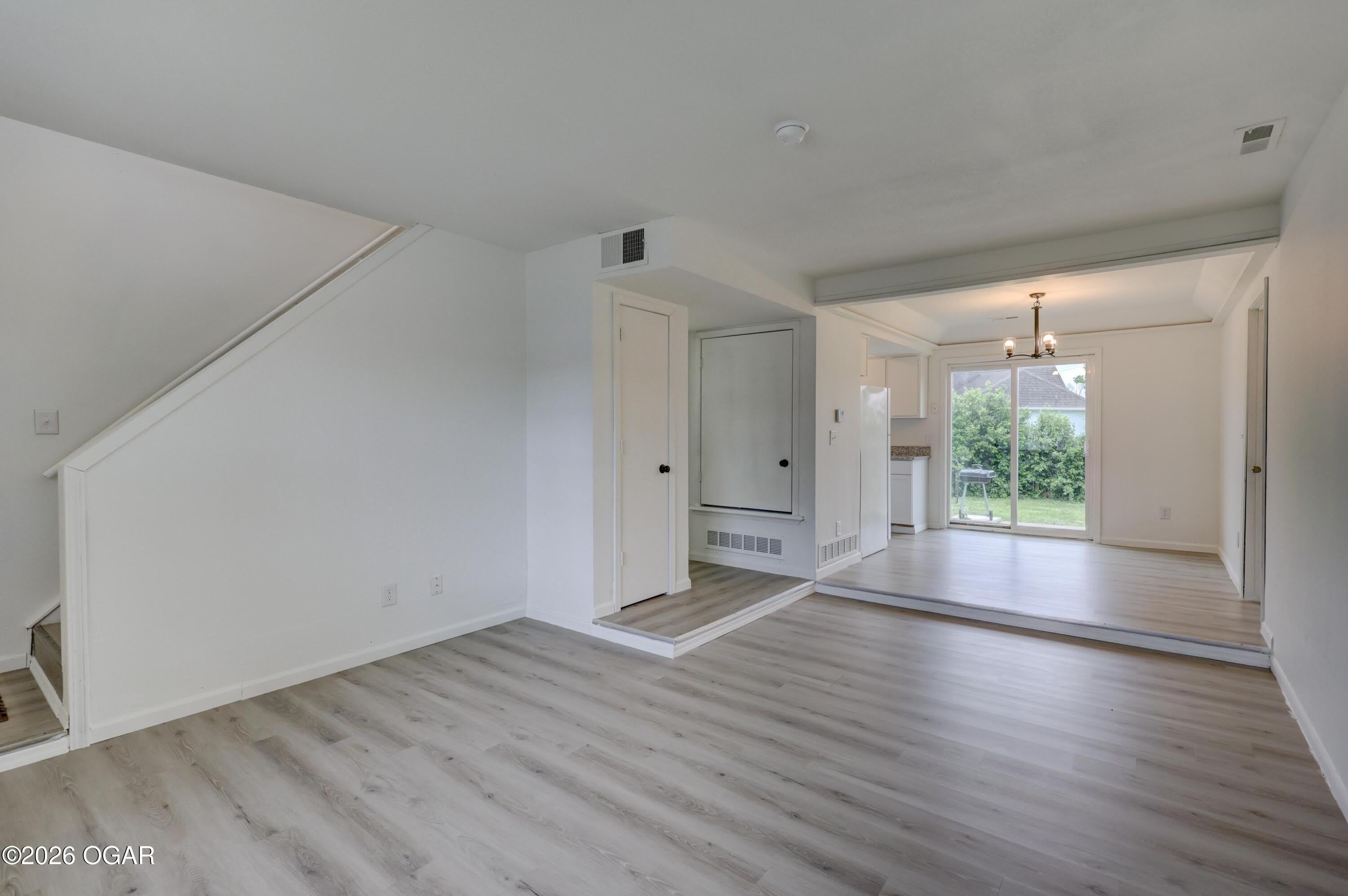 1117 S St Louis Avenue – photo 5