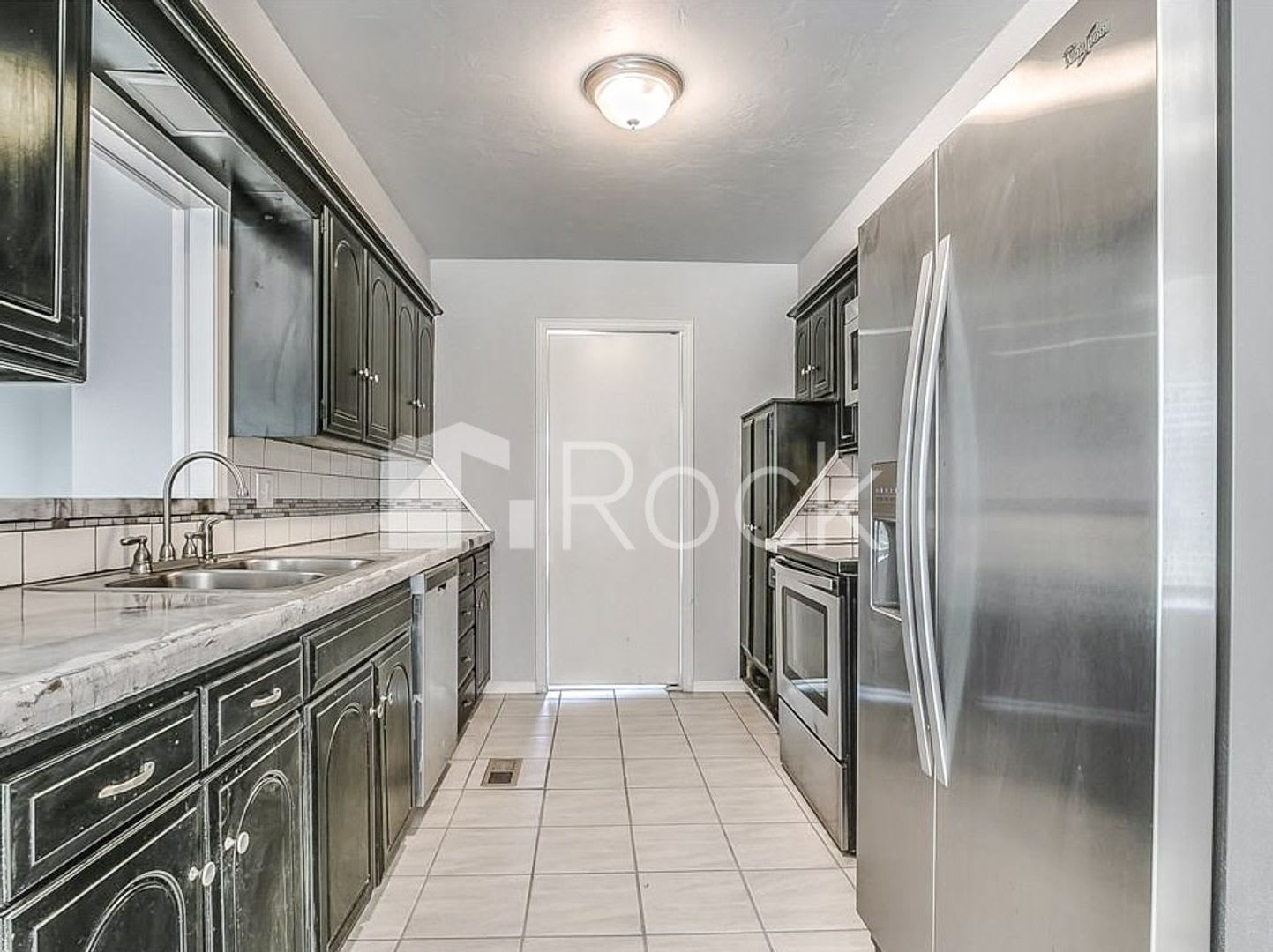 Spacious 4-Bedroom 3-Bathroom Home – photo 2