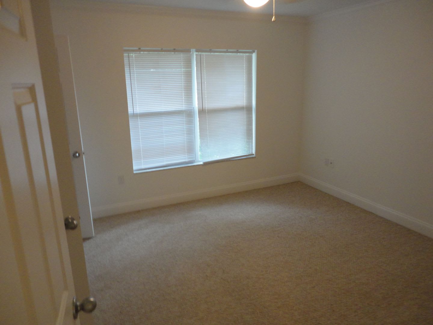 Beautiful 2 Bedroom, 2.5 Bath Condo in Desirable Isabella Park – photo 5
