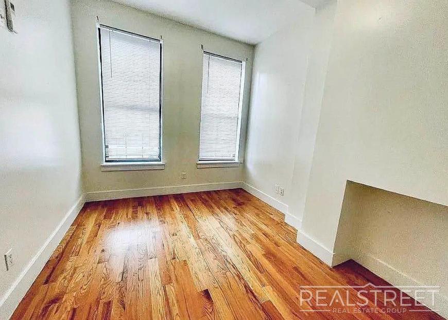 22 Catherine St – photo 4