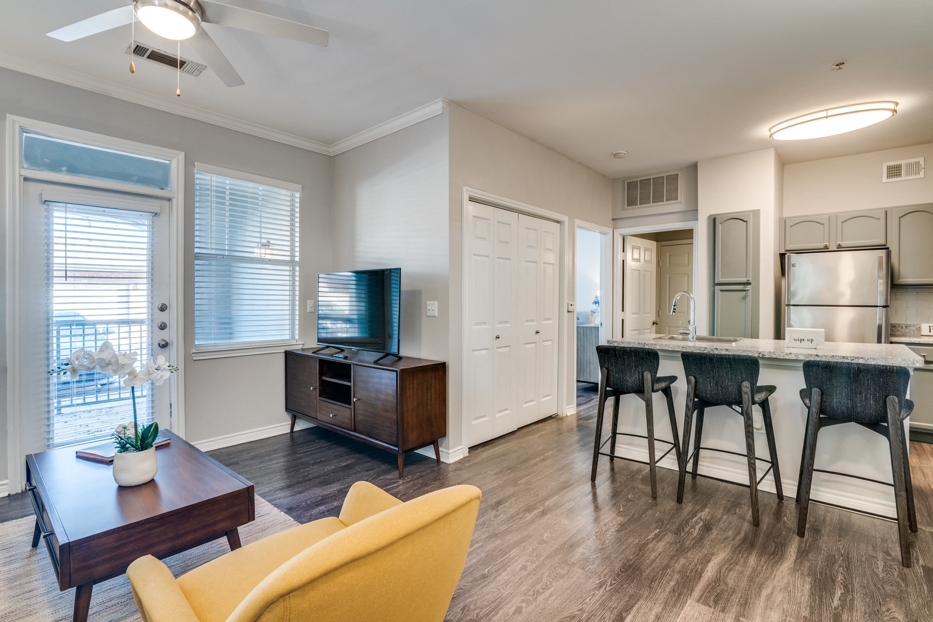 Bluffs at Vista Ridge Apartments – photo 3