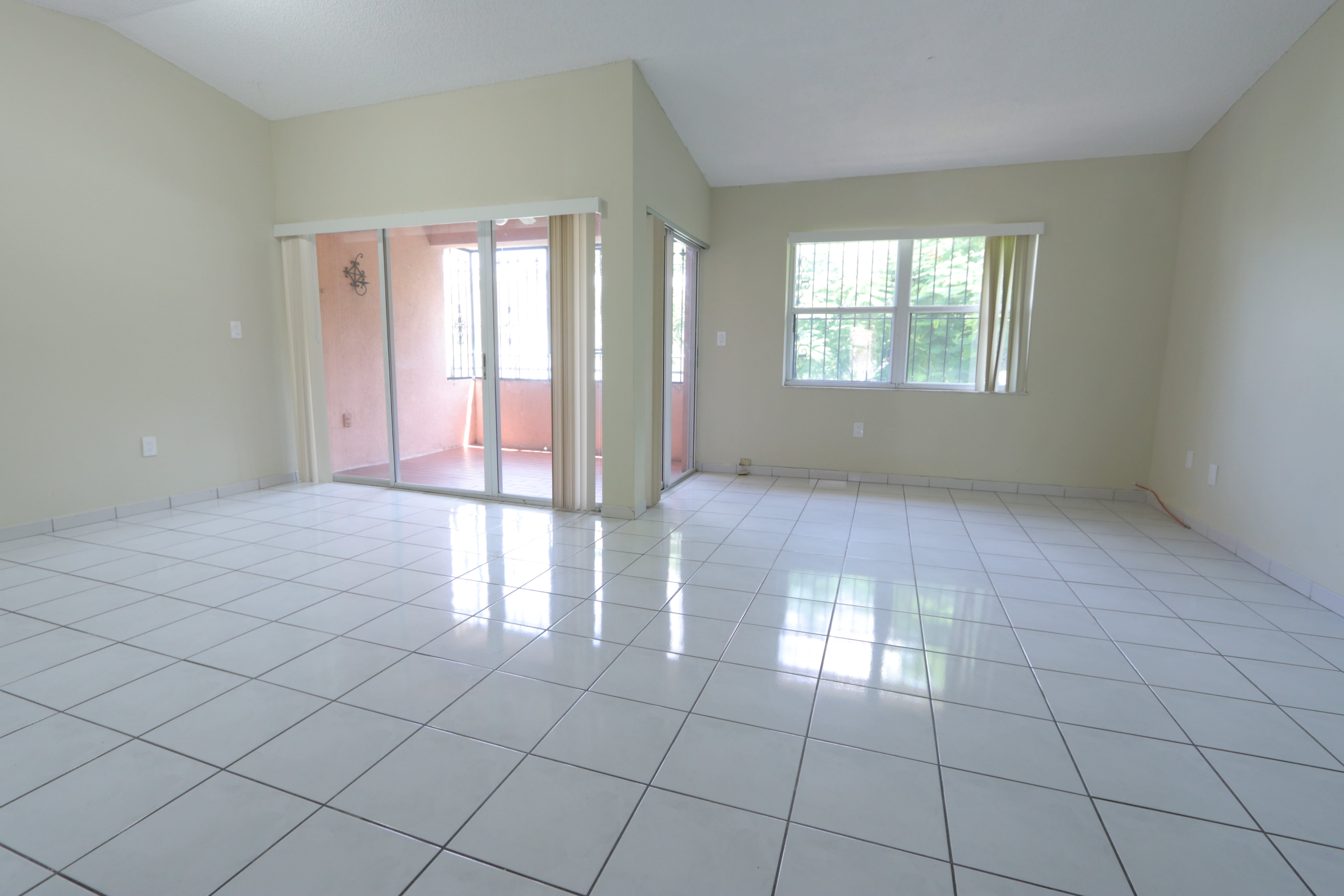 11165 NW 7th St Apt 203 – photo 4