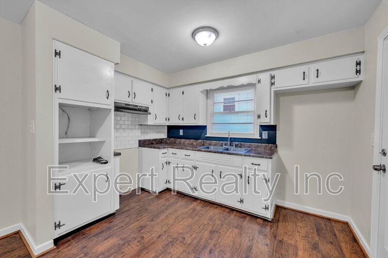 7428 Paris Ave – photo 3