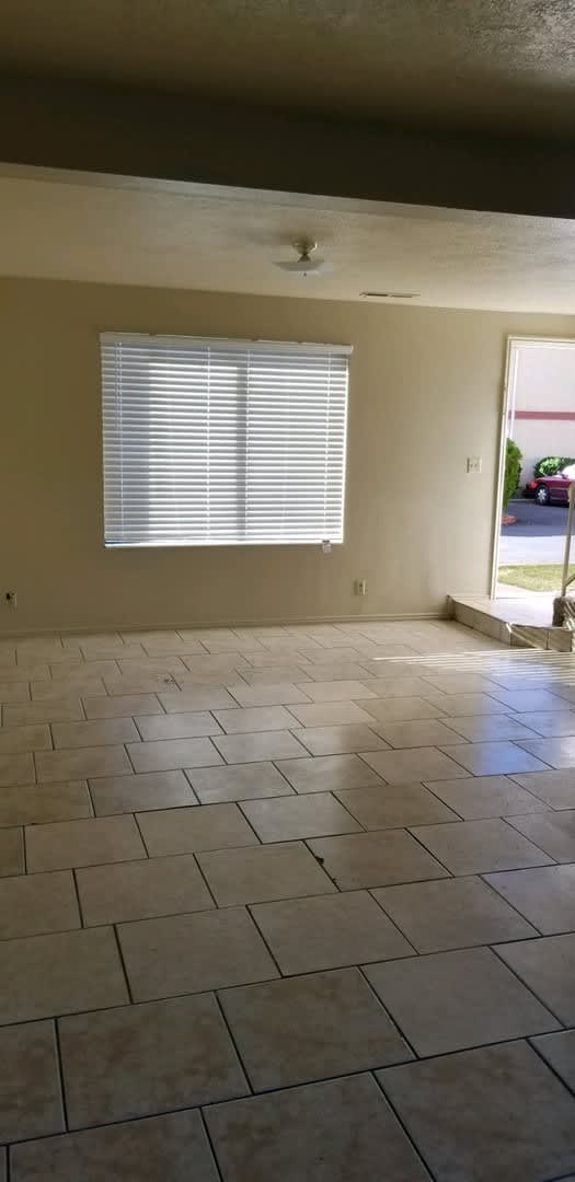 Downtown Town Home – photo 3