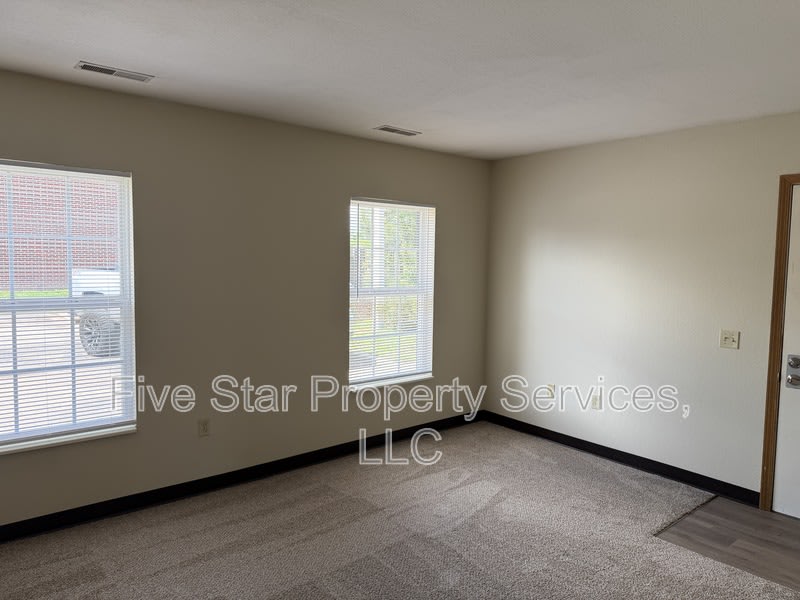 799 Titan Ct – photo 5