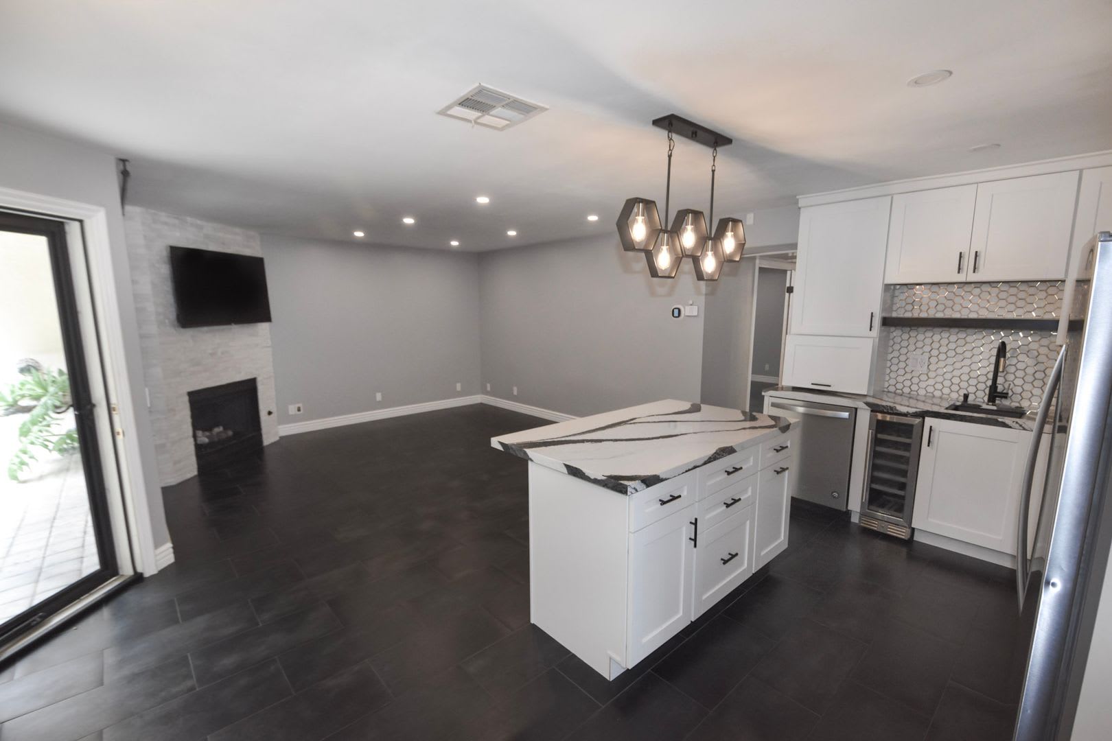 215 Elm Avenue – photo 3