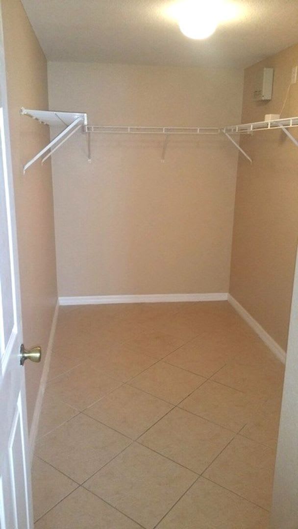 Unfurnished 1 X 1 first floor in desirable area of Bonita Springs – photo 2