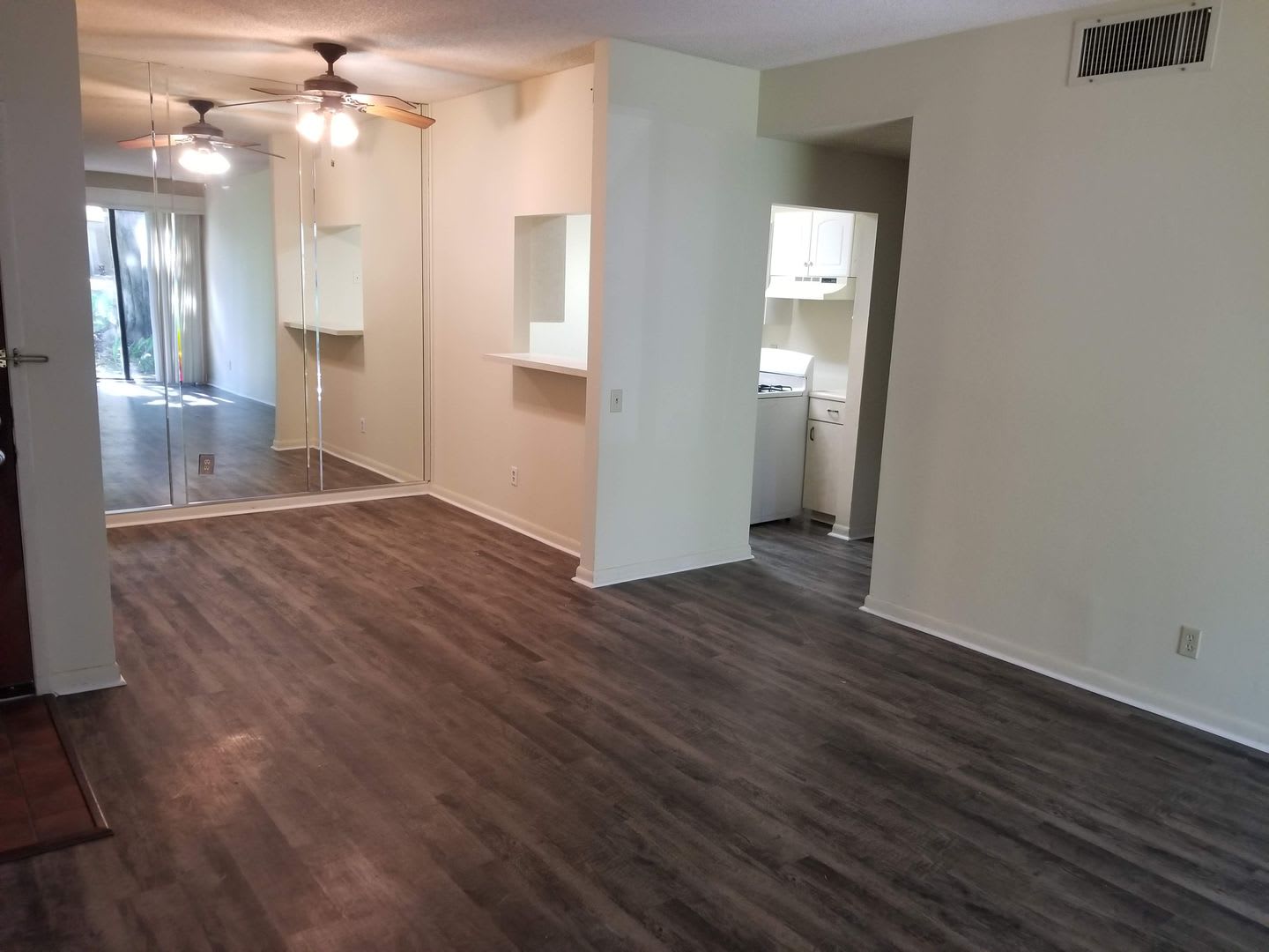 Ground Floor Condo At Park Lake, A Waterfront Community – photo 3